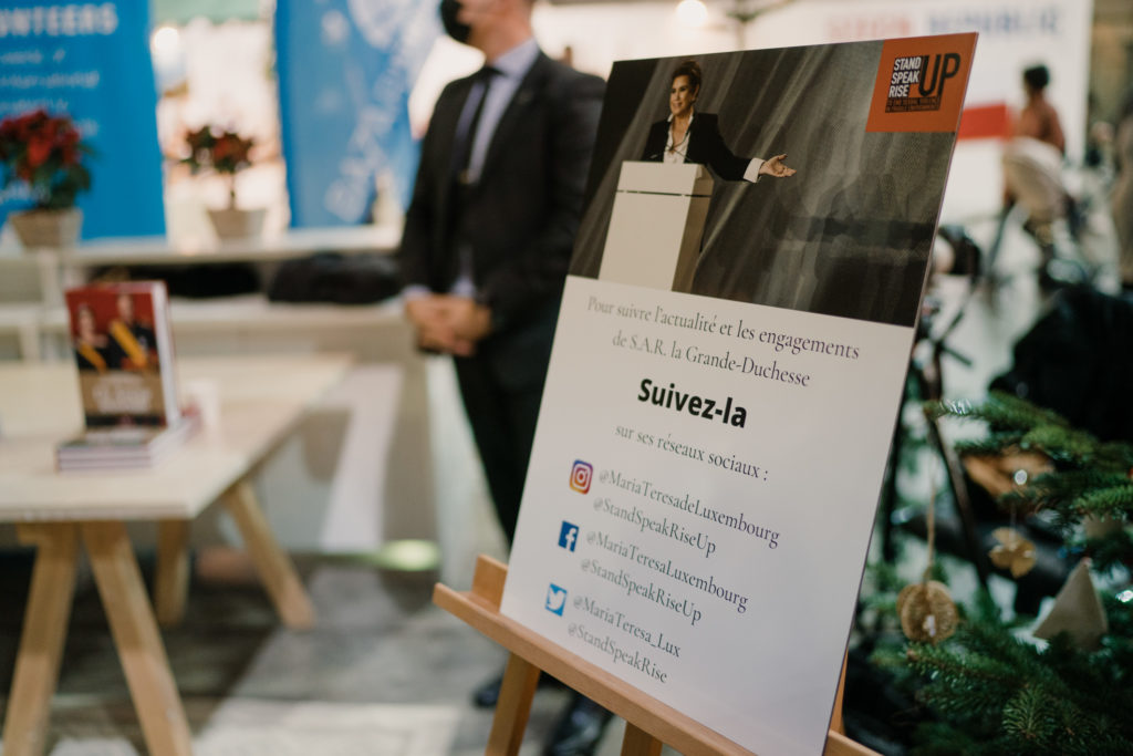 S.A.R. La Grande Duchesse en dédicace