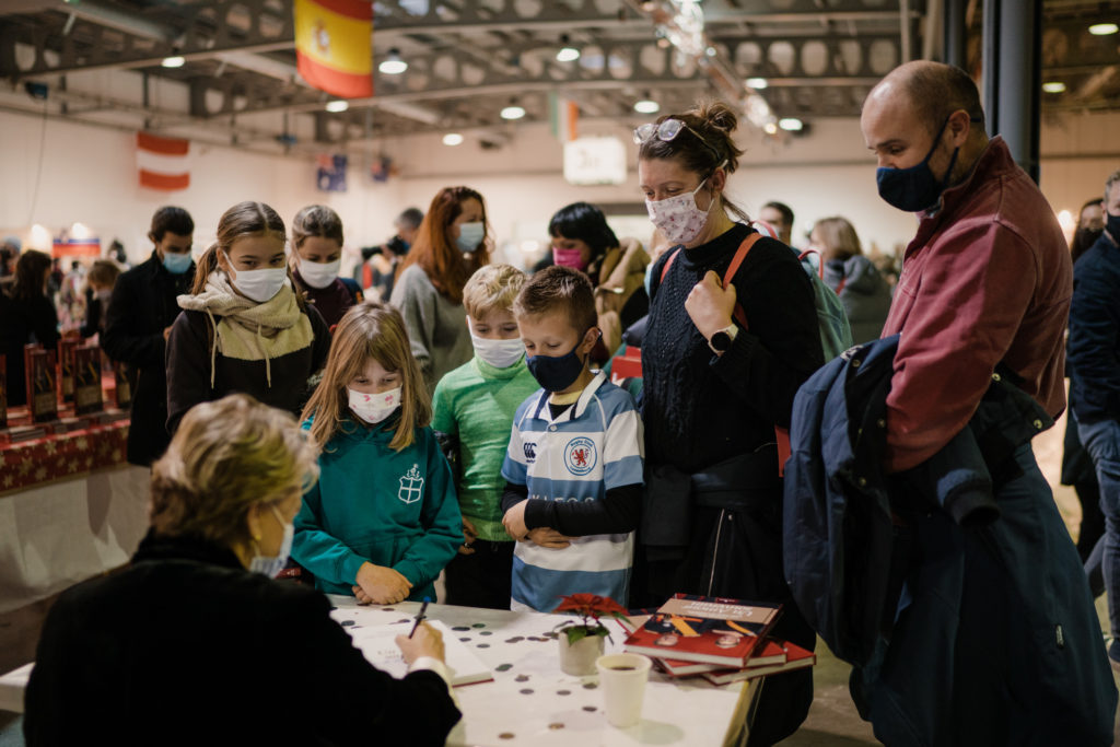 S.A.R. La Grande Duchesse en dédicace